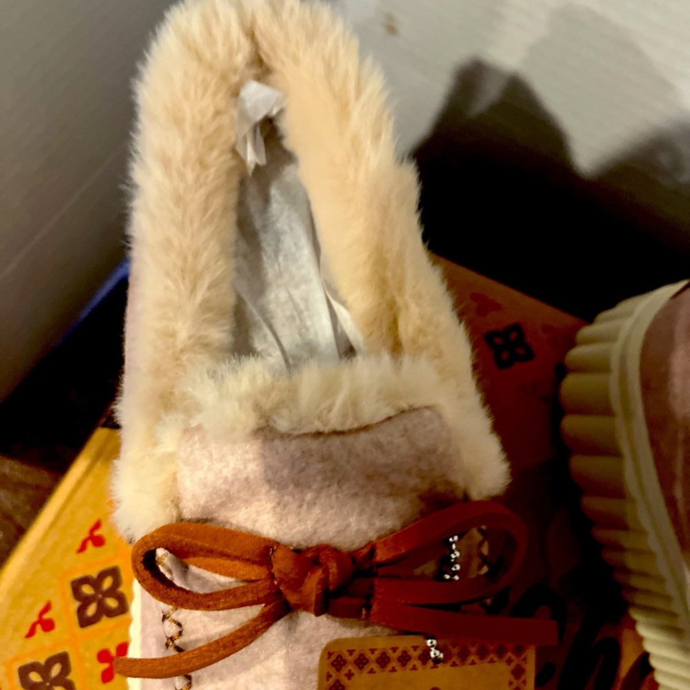 Sketches moccasin slipper/ shoe hard bottom ! New in box